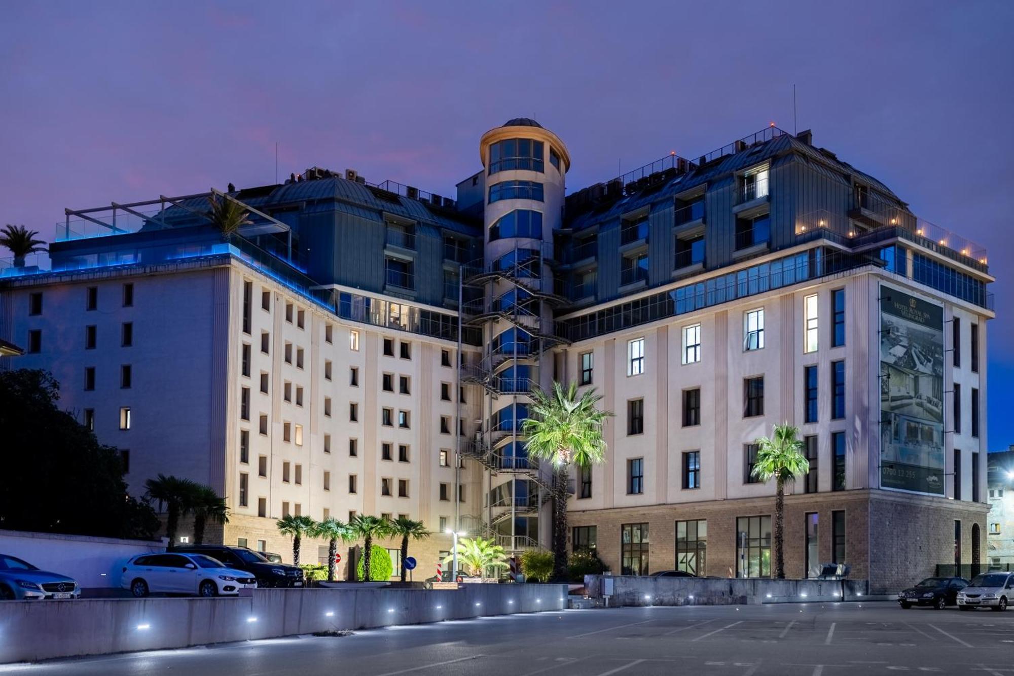 Capital City Center Apart Residence 플로브디프 외부 사진